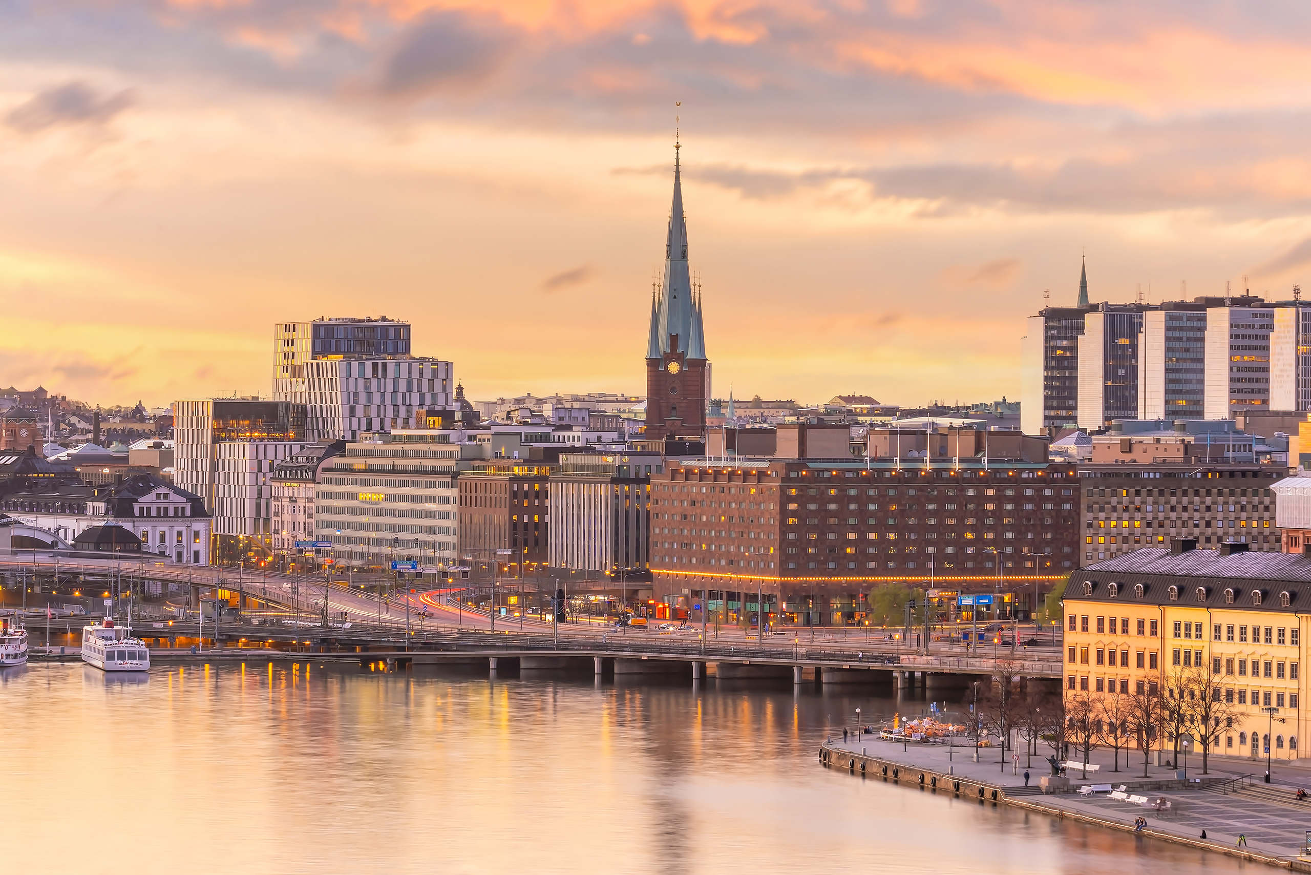 En bild över Stockholm stad. Juridisk rådgivning i Stockholm.
